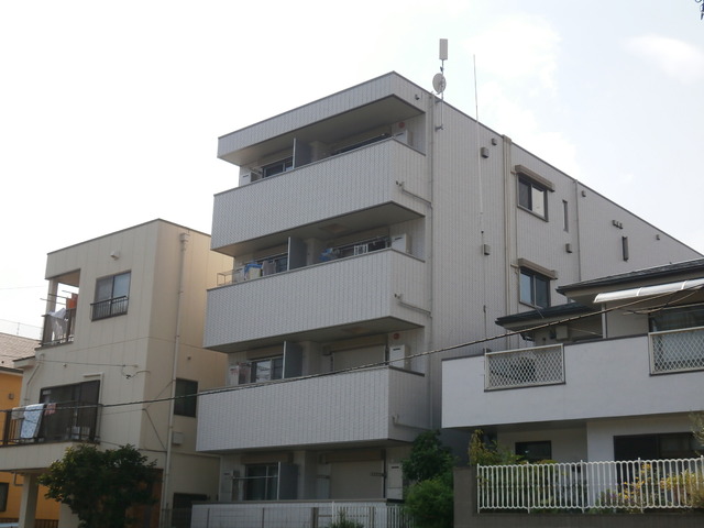 横浜市保土ケ谷区岩間町のマンションの建物外観