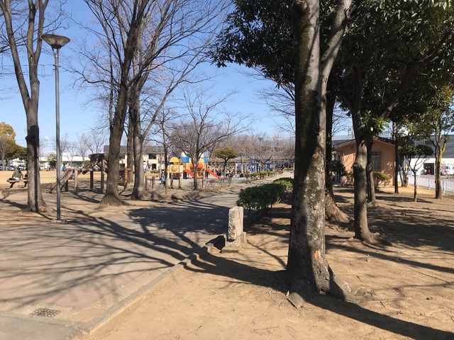 【高崎市緑町のマンションの公園】