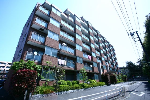 【三ツ木富士見町マンションの建物外観】