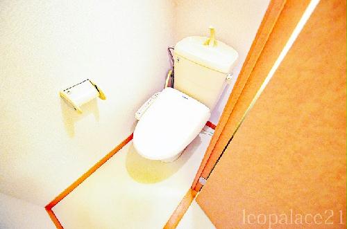 トイレ　備品や設備仕様は号室等により異なります現地をご確認ください。