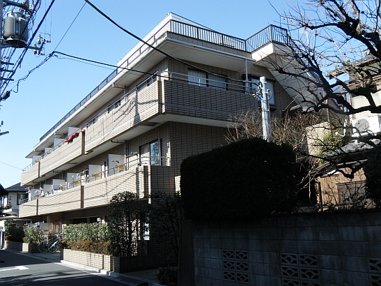 中野区若宮のマンションの建物外観