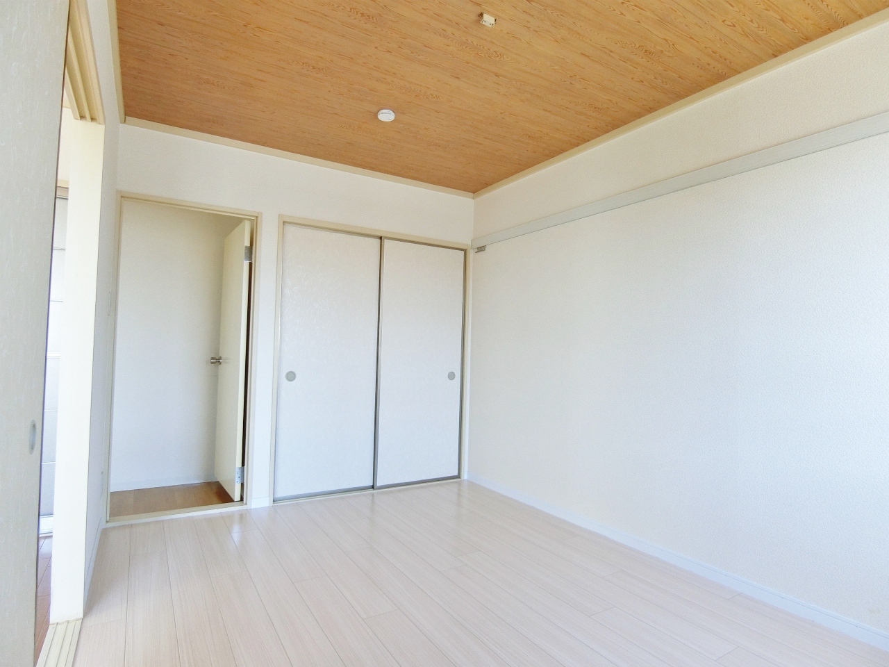 その他部屋・スペース　日当たり良好の洋室です♪♪♪