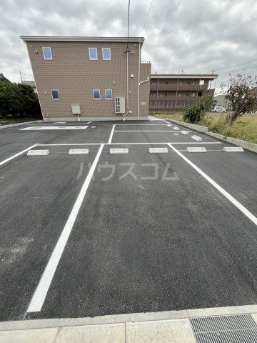 【リーブルファイン下萱津山伏の駐車場】