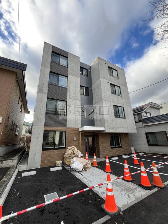 札幌市豊平区美園十一条のマンションの建物外観