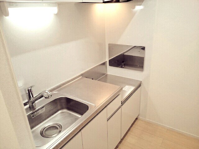 キッチン　コンパクトなキッチンで掃除もラクラク