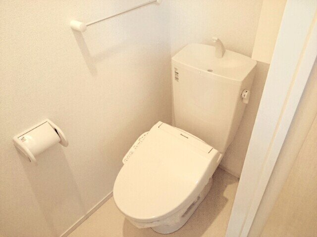 トイレ　落ち着いたトイレです