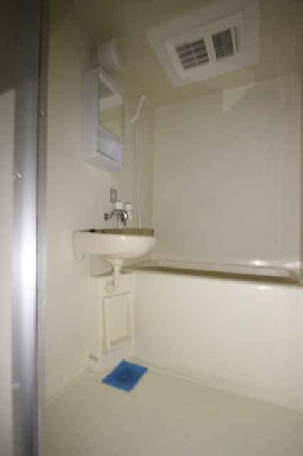 バス・シャワールーム　同物件別室です。