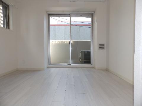 居室・リビング　室内