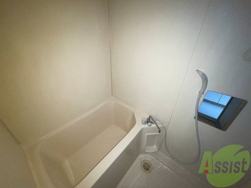 バス・シャワールーム　１人暮らしにはピッタリのサイズ感ですね！