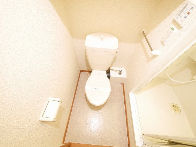 トイレ　清潔感のあるトイレです