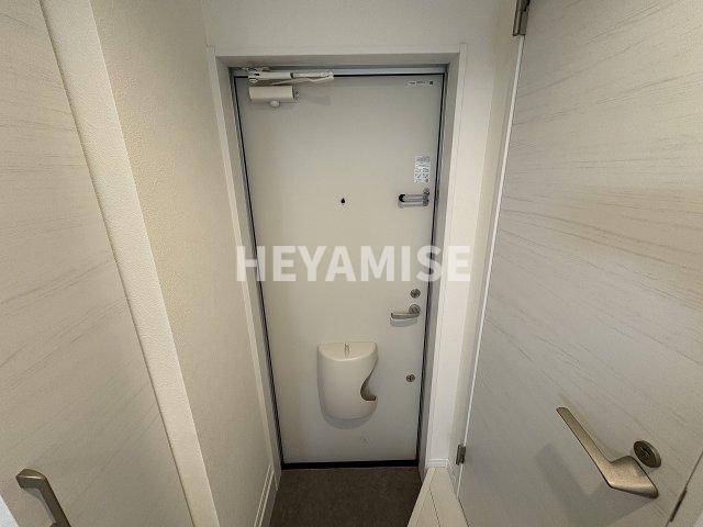 玄関　※室内画像は同物件別号室のもの