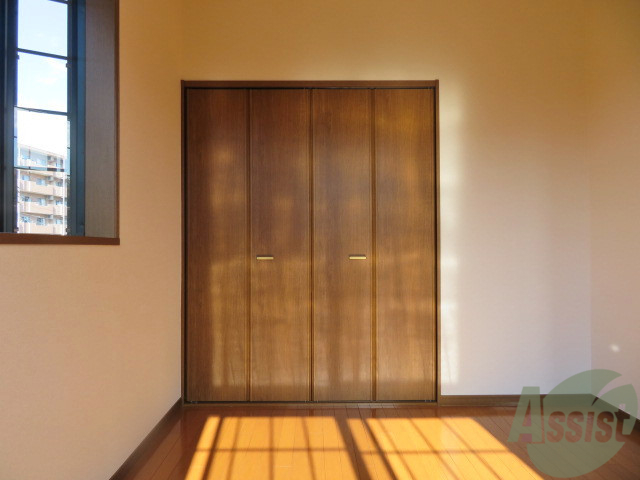 収納　クローゼット。荷物がたくさんあっても問題ないですね。