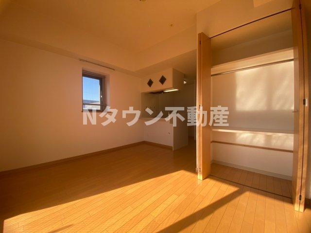 居室・リビング　居間です