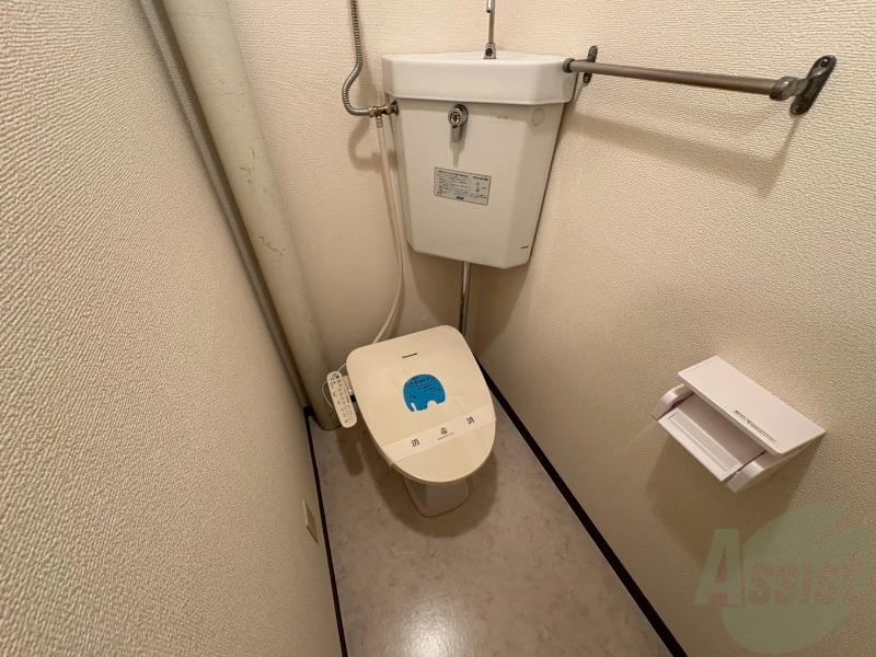 トイレ　こちらはトイレです。清潔感があり、安心して使用できます。