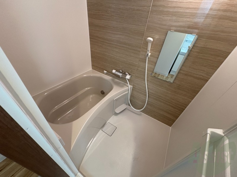 バス・シャワールーム　お風呂になります。一日の疲れを癒してくださいね。