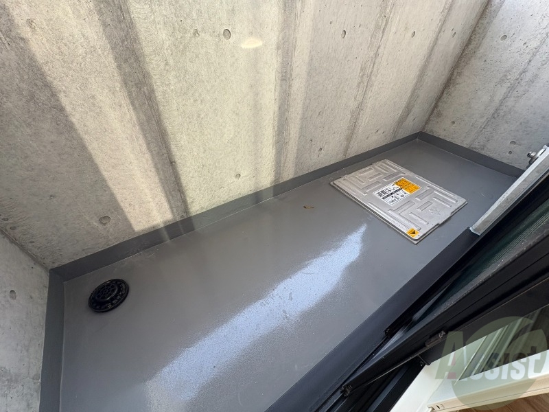 バルコニー　バルコニーです。洗濯物を干すもよし、一息つくもよしですね。