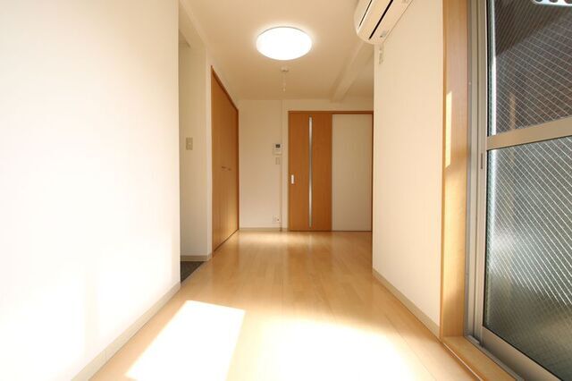 居室・リビング　※別室の参考写真の為、現況優先です。