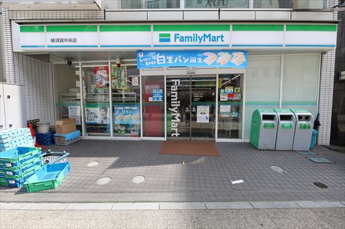 コンビニ　ファミリーマート横須賀中央店（コンビニ）まで146m