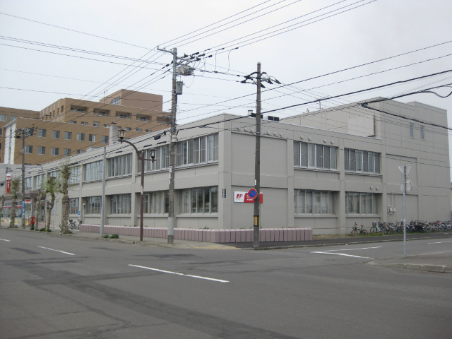 郵便局　滝川郵便局（郵便局）まで1660m