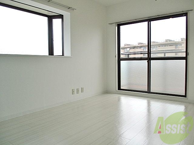 その他部屋・スペース　全部屋が角部屋になるような設計になっているので、明るいです。