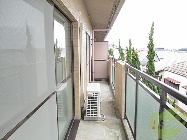 バルコニー　南向きのバルコニーになっております明るくて心地いいです。