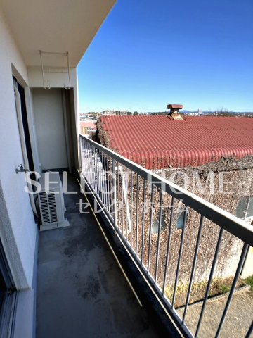 バルコニー　開放的で明るい空間を演出してくれるバルコニーです