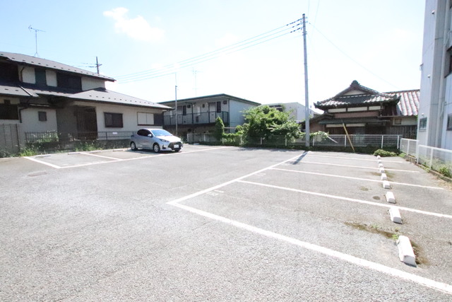 駐車場　敷地内駐車場（空き要確認）
