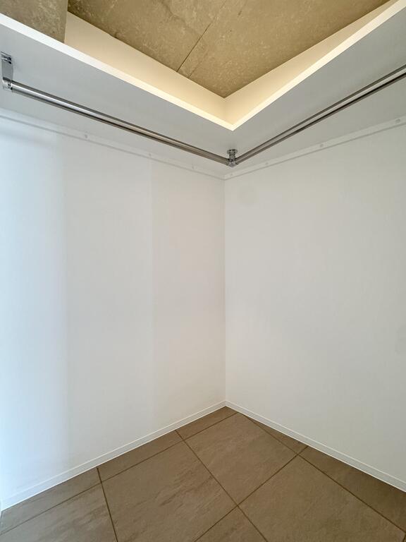 収納　たっぷりしまえるウォークインクローゼット