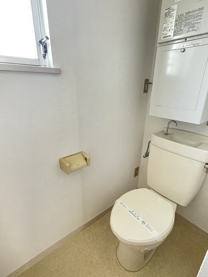 トイレ　※別号室の写真です