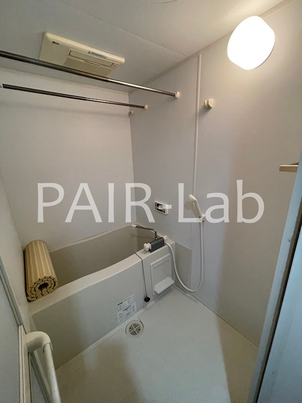 バス・シャワールーム　同物件別部屋の参考写真です。