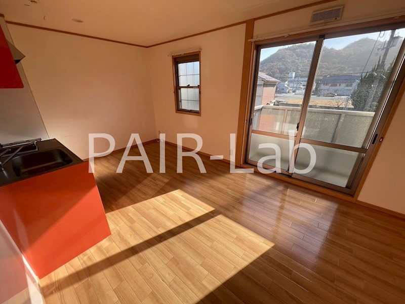 キッチン　同物件別部屋の参考写真です。