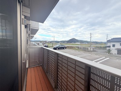 バルコニー　落ち着いた時間を過ごせるバルコニーです