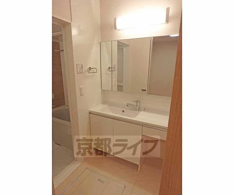 洗面設備　収納もモリモリ～！