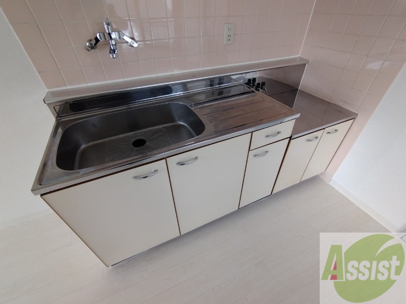 キッチン　ガスキッチンです。２口コンロが設置できます。