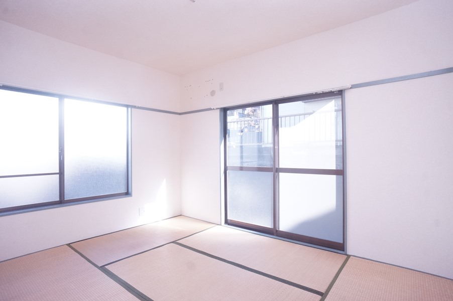 居室・リビング　１階和室６帖！