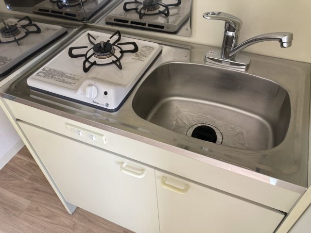 キッチン　別号室の写真です（反転）