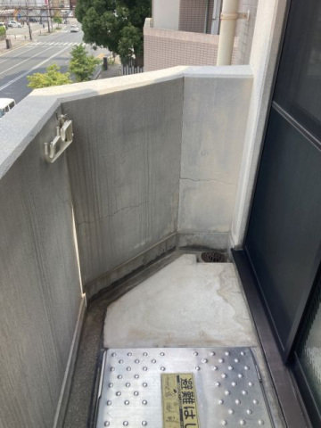バルコニー　別号室の写真です（反転）