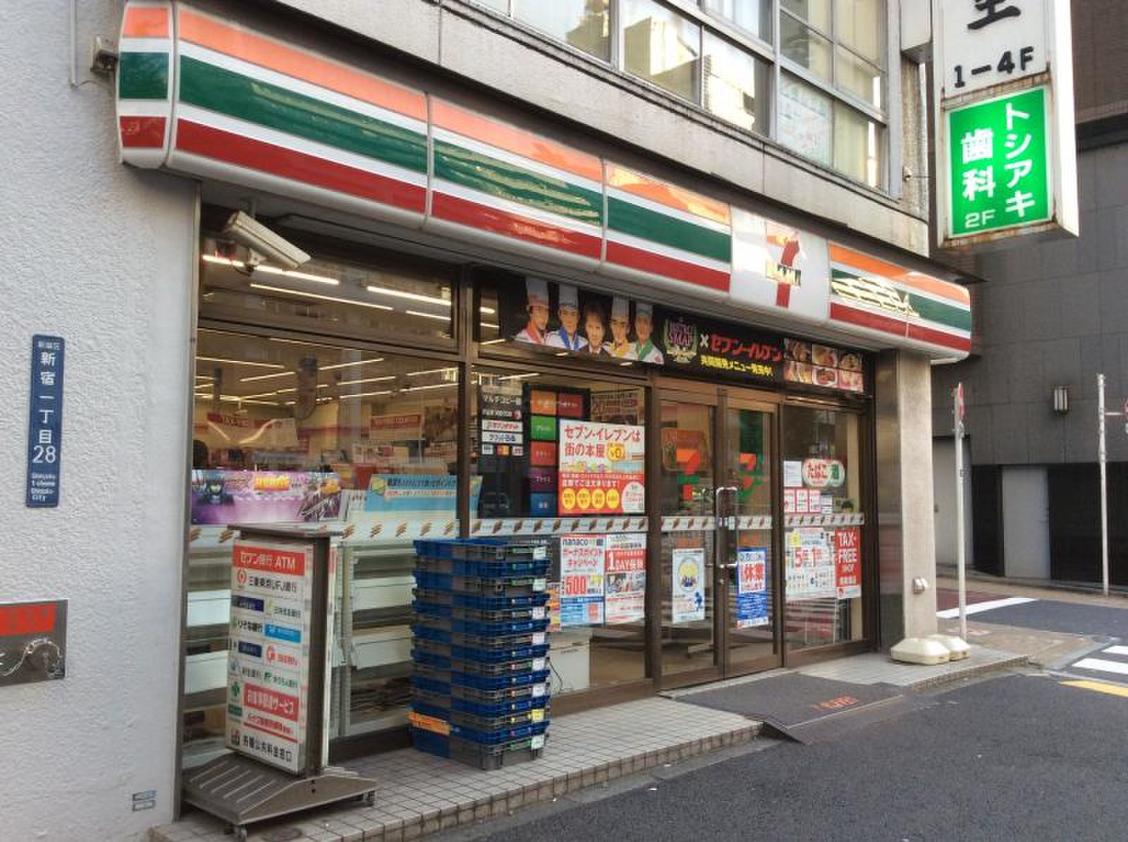 コンビニ　セブンイレブン新宿1丁目店（コンビニ）まで157m