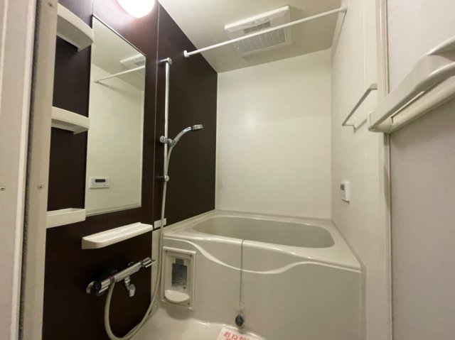 バス・シャワールーム　他階の同間取りを示しております。