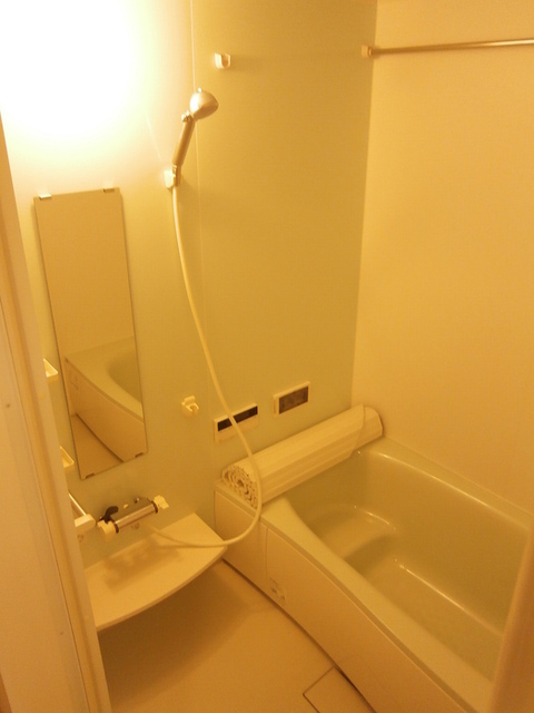 バス・シャワールーム　１０２　換気乾燥機付バスルーム