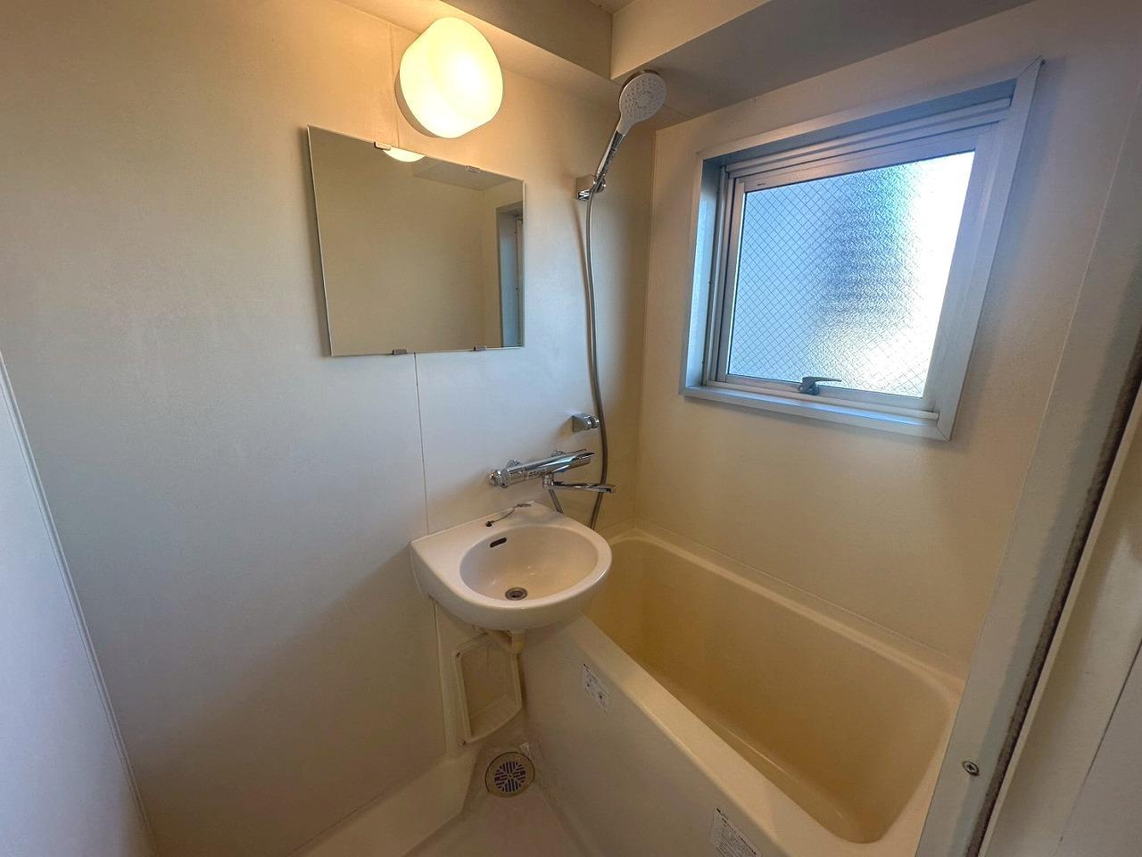 バス・シャワールーム　バス