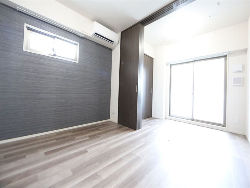 バルコニー　ＬＤＫ8.1帖　洋室3帖　エアコン完備　バルコニー