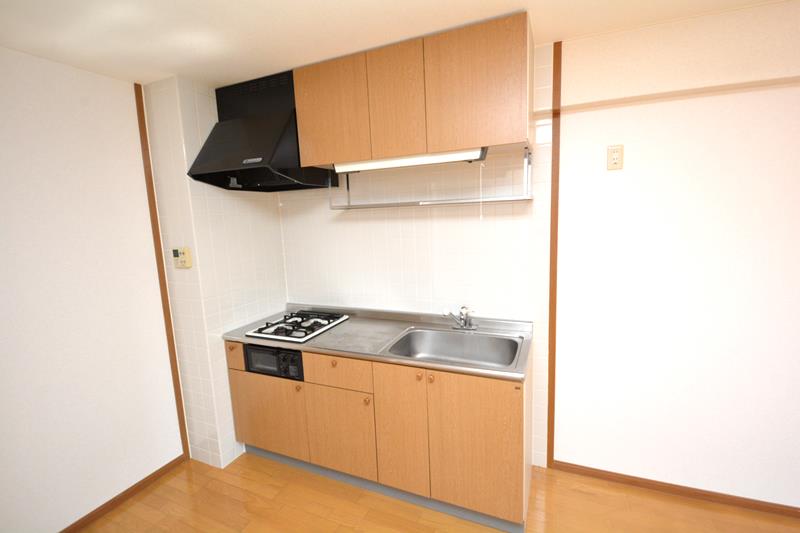 キッチン　収納豊富なガスコンロのキッチンです♪