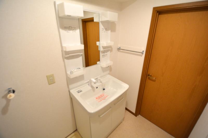 洗面設備　洗面所内に洗濯機置き場あり♪