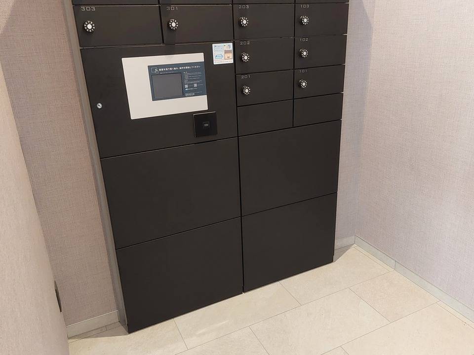 エントランス　宅配ボックス