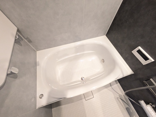 バス・シャワールーム　浴槽　追い焚き付