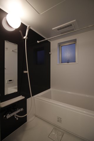 バス・シャワールーム　追い炊き機能付きのお風呂♪