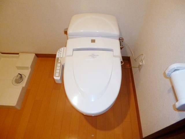 トイレ　ウォシュレット機能付きです。バス・トイレ別♪