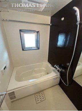 バス・シャワールーム　参考写真となります。床の色等異なる場合があります。