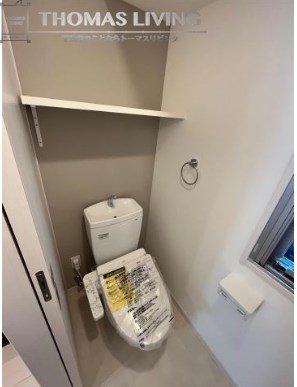 トイレ　参考写真となります。床の色等異なる場合があります。